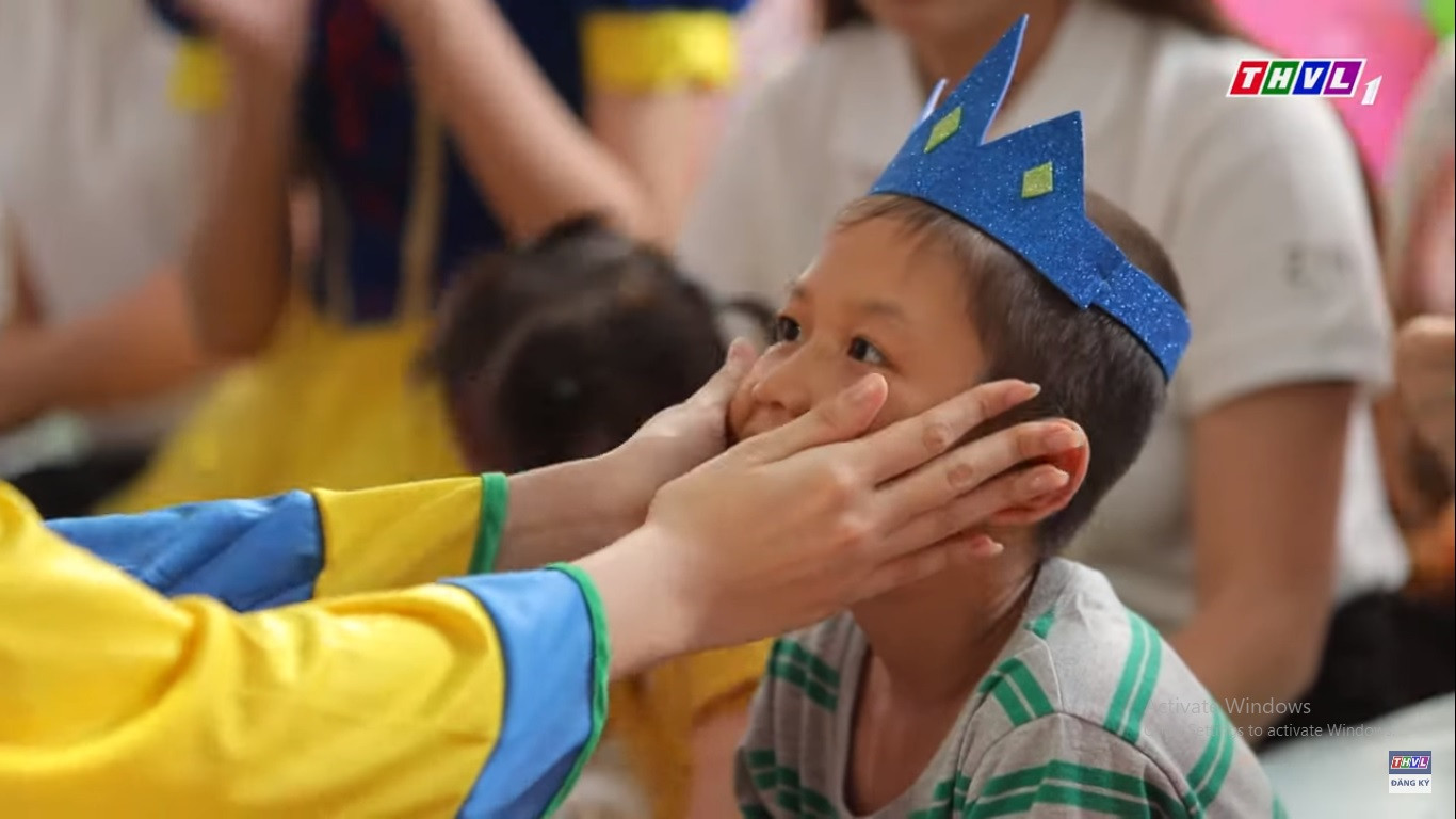 ‘Người đẹp nhân ái’: Thí sinh HHVN 2020 mang ‘liều thuốc yêu thương’ đến trẻ bại não ảnh 15