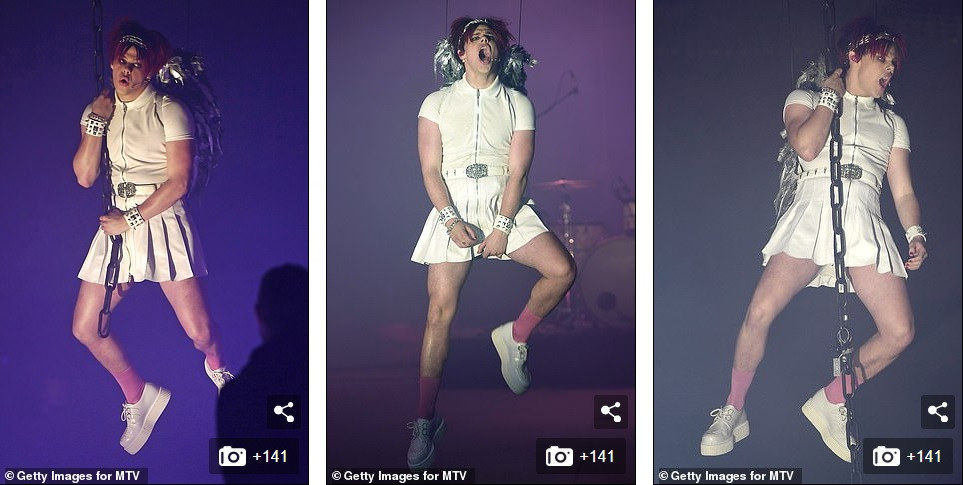 Dàn mỹ nhân khoe vòng 1 ‘khủng’ tại EMAs 2020, sao nam mặc váy ngắn gây 'sốc' ảnh 12