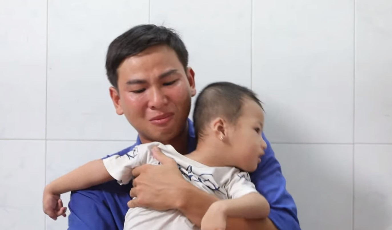 Những hình ảnh ấm áp của các thí sinh HHVN bên trẻ bại não ảnh 11