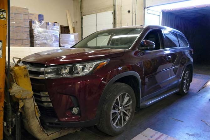 Phát hiện loạt xe bị đánh cắp trong container ở Italy ảnh 1