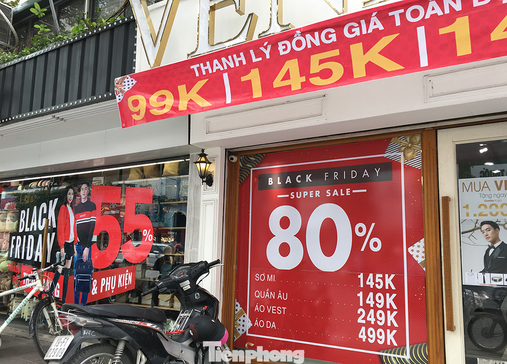 Dân văn phòng Hà Nội đổ xô săn giảm giá Black Friday ảnh 13