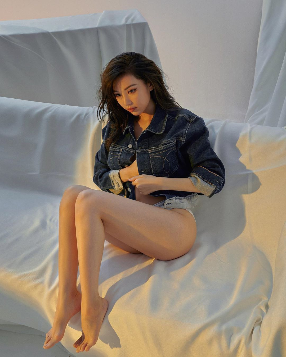 Nữ ca sĩ ‘Ghen Cô Vy’ tung ảnh nội y còn ‘thả rông’, khoe đường cong sexy ảnh 6