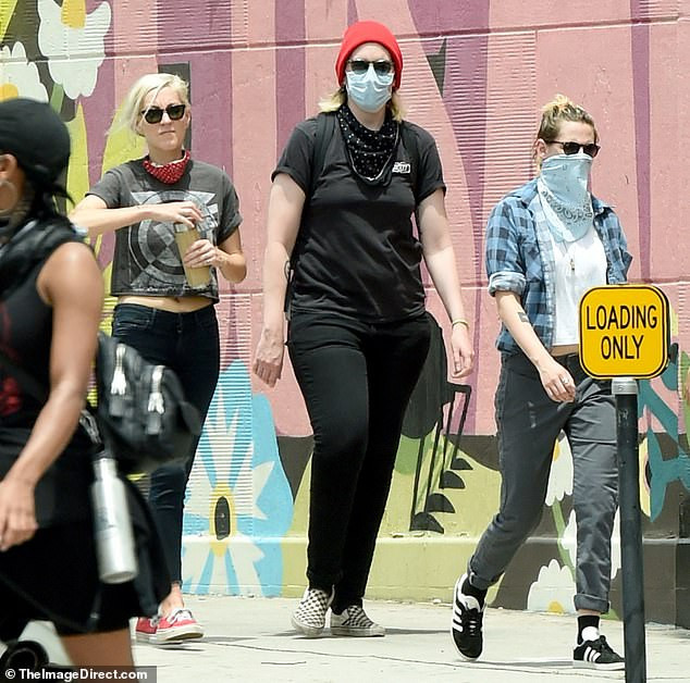 Loạt sao Hollywood liên tục xuống đường biểu tình ủng hộ người da đen ảnh 7