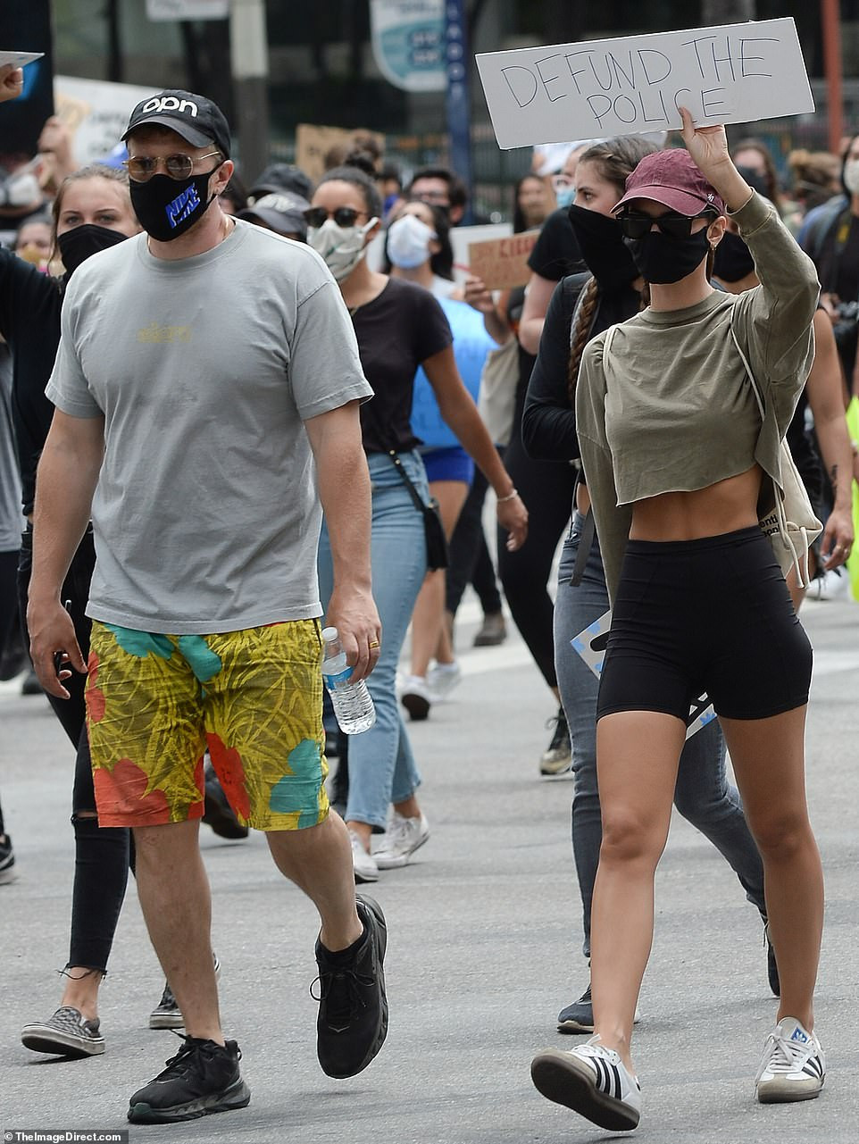 Loạt sao Hollywood liên tục xuống đường biểu tình ủng hộ người da đen ảnh 3