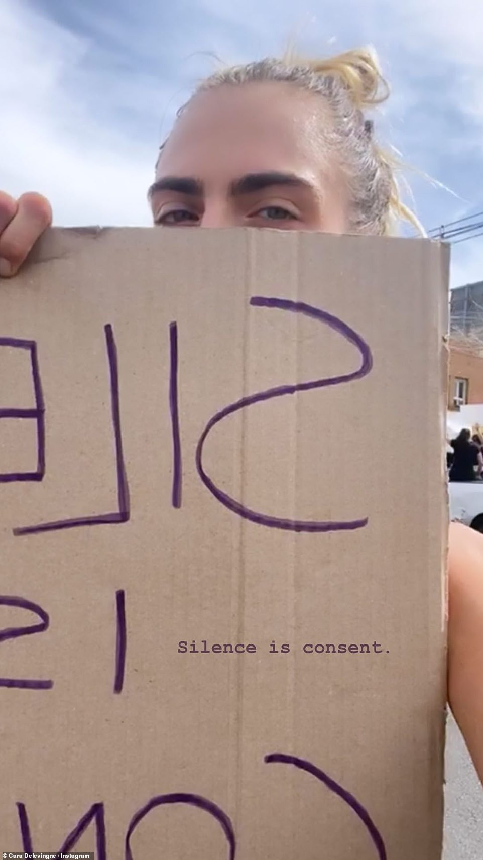 Loạt sao Hollywood liên tục xuống đường biểu tình ủng hộ người da đen ảnh 14