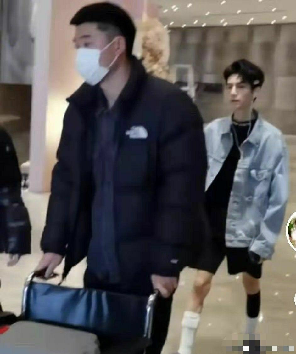 Mỗi lần xuất hiện trước công chúng, La Vân Hi lại khiến fan thêm lo lắng, lý do là đây! ảnh 2