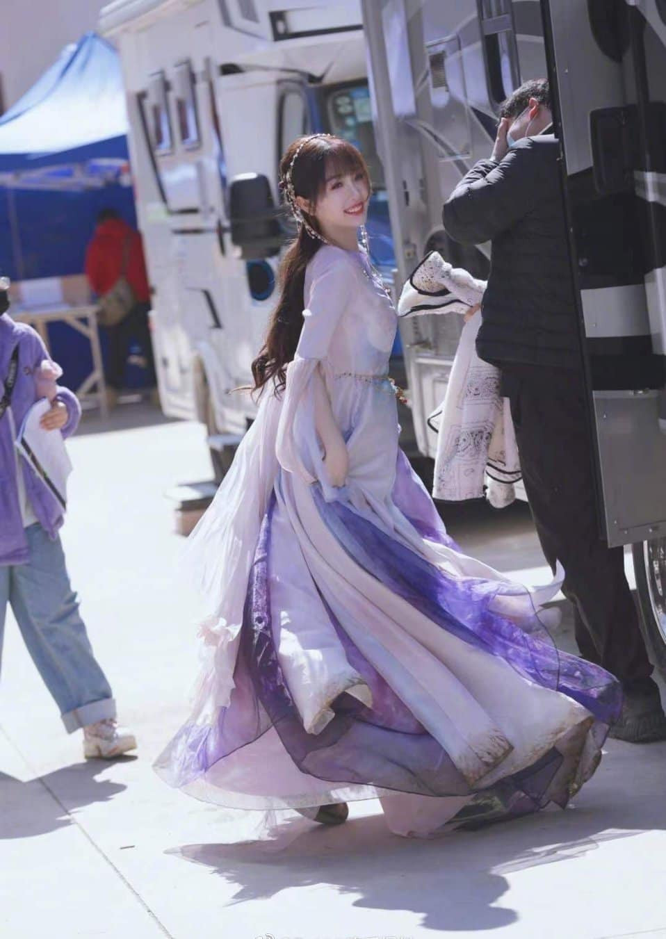 “Thương Lan Quyết” lộ tạo hình cặp đôi chính, Ngu Thư Hân “tím lịm tìm sim” vẫn đẹp ná thở ảnh 3