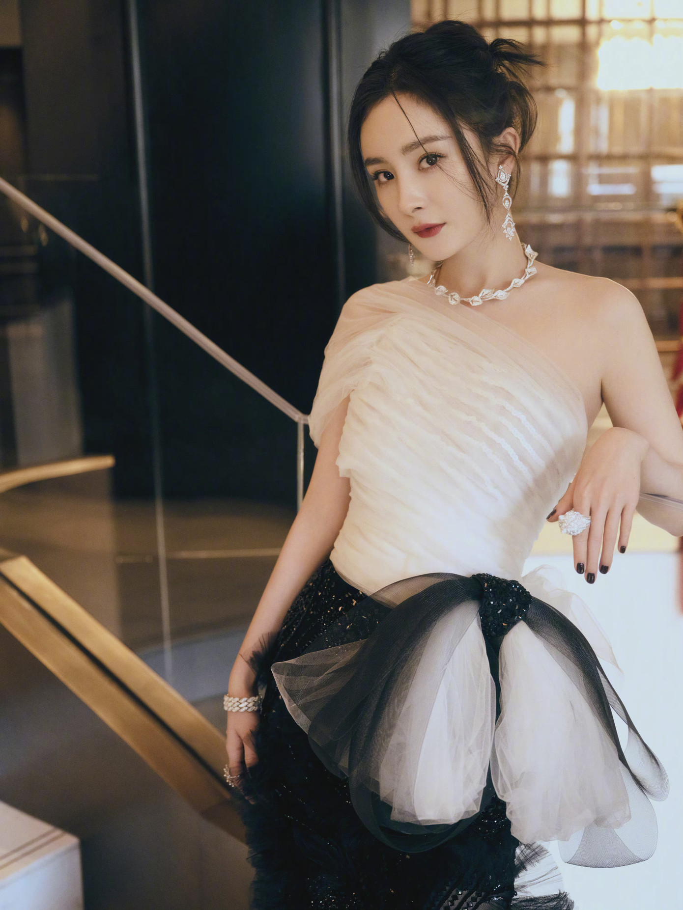 Sánh đôi Hứa Khải mà như chị em trong phim mới, Dương Mịch đã quá tuổi để đóng ngôn tình? ảnh 5