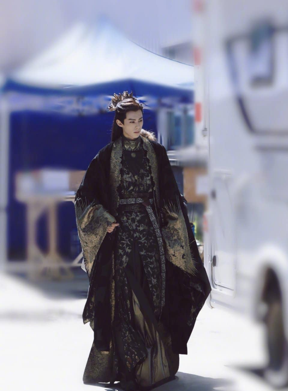 “Thương Lan Quyết” lộ tạo hình cặp đôi chính, Ngu Thư Hân “tím lịm tìm sim” vẫn đẹp ná thở ảnh 1