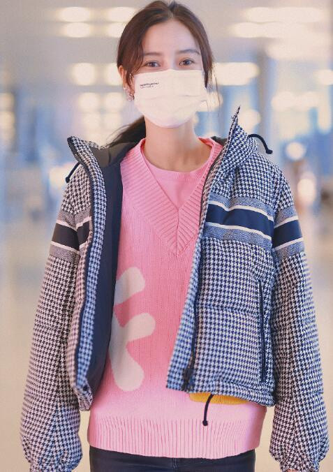 Hết ẩn ý độc thân ngày Valentine, Angelababy bị bắt gặp “đánh lẻ” cùng sao nam đang hot ảnh 3