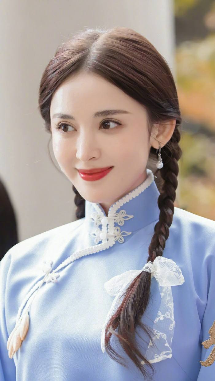 Xuýt xoa trước tạo hình đầy khí chất của Cổ Lực Na Trát trong phim mới “Thập Nhị Đàm” ảnh 3