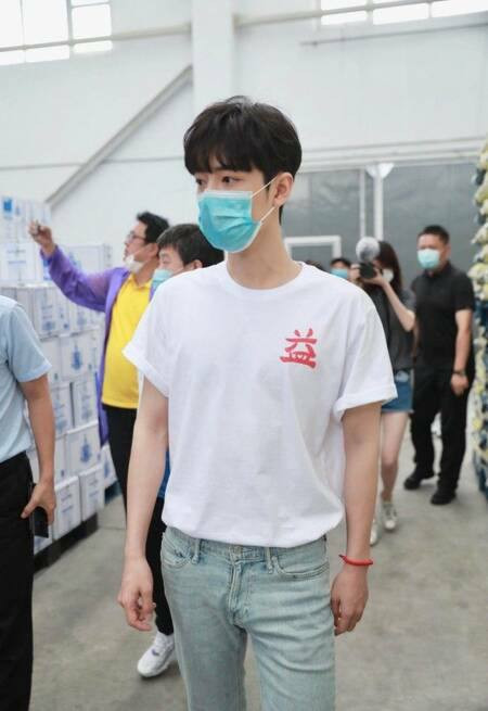 Tiêu Chiến nhận “gạch đá”, bị tẩy chay vì kêu gọi làm từ thiện với số tiền “trên trời“ ảnh 3