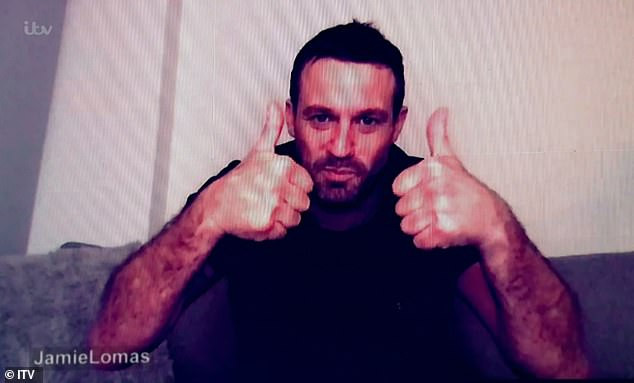 Màn biểu diễn thoát y của loạt sao truyền hình Anh ảnh 4