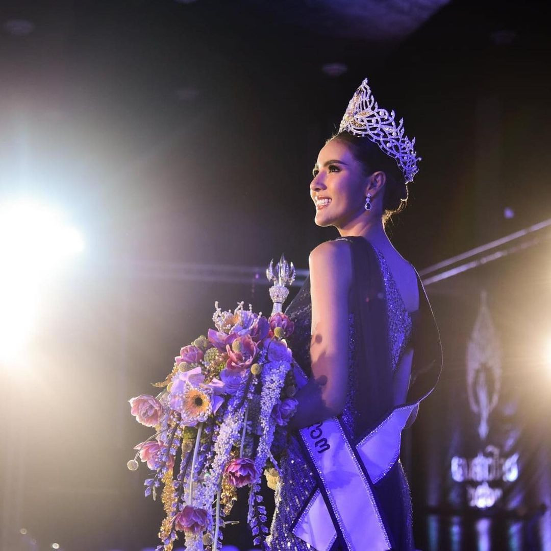 Ngoại hình ‘bốc lửa’ của người mẫu 27 tuổi đăng quang Hoa hậu Thái Lan 2020 ảnh 3