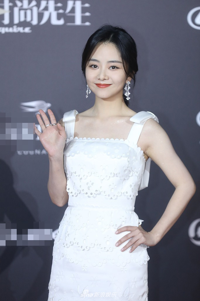 Thảm đỏ MAHB: Dương Mịch khoe ngực ‘khủng’ nhưng bị chê già ảnh 11