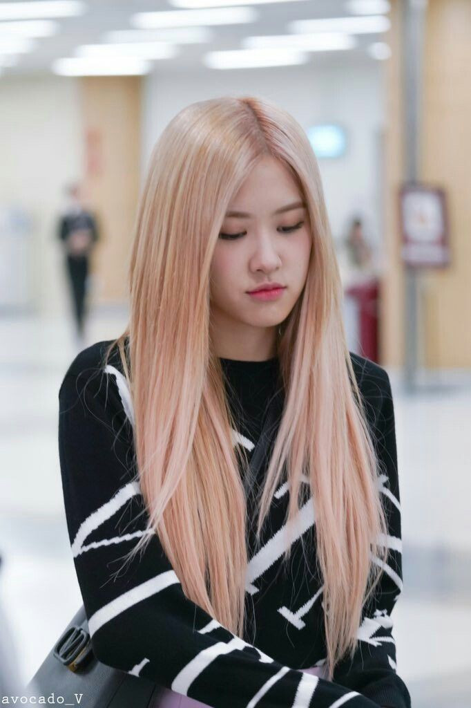 Làm sao để tóc bớt rụng và trông dầy hơn khi nhuộm - duỗi - uốn quá nhiều? ảnh 2