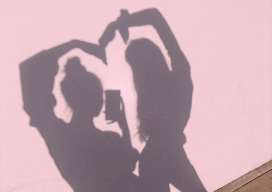 Hẹn hò người yêu cũ của bạn thân nhưng lại không muốn đánh mất tình bạn? ảnh 1