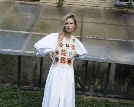 Áo len sweater vest chính thức trở lại, nhưng phiên bản 2021 có khác đôi chút ảnh 5