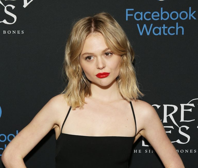 Gossip Girl được "remake", ngay đúng vào thời điểm mạng xã hội và các trang "bóc phốt" đang bùng nổ ảnh 3