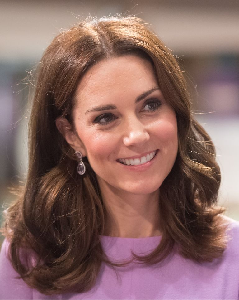 24 quy tắc nghiêm ngặt, nhiều cái kỳ lạ khó đỡ mà Hoàng gia Anh phải tuân theo ảnh 10