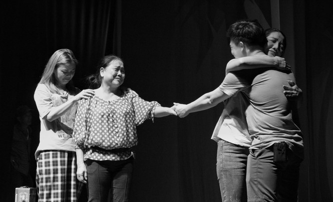 Showbiz 9/2: Lý do Lưu Đức Hoa kết hôn 13 năm không tổ chức lễ cưới ảnh 1