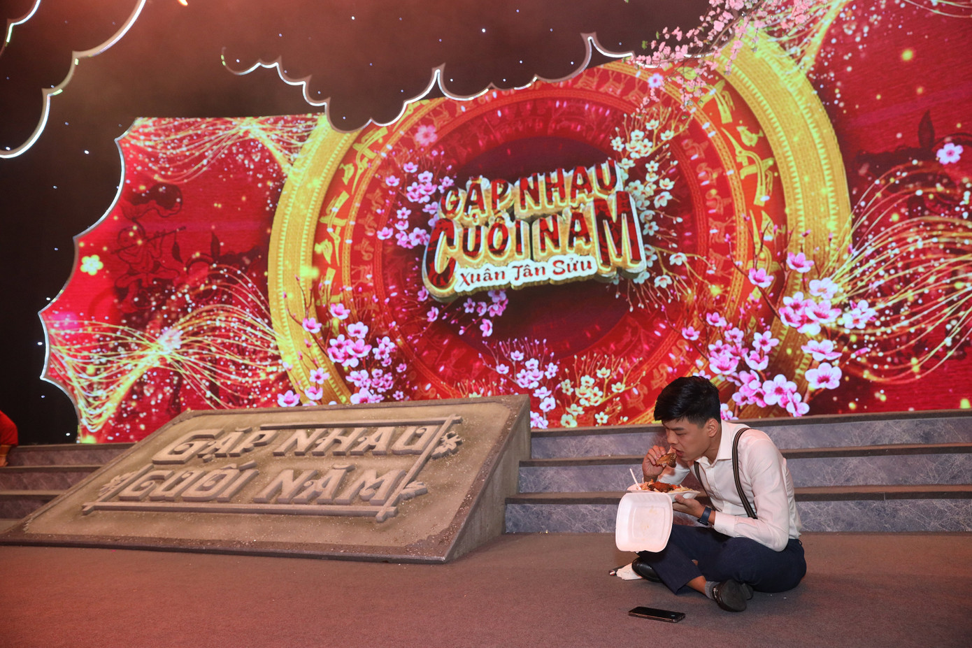 Diễn viên Trung Ruồi chia sẻ về đêm diễn Táo quân không khán giả và 'mệnh lệnh kín' ảnh 1