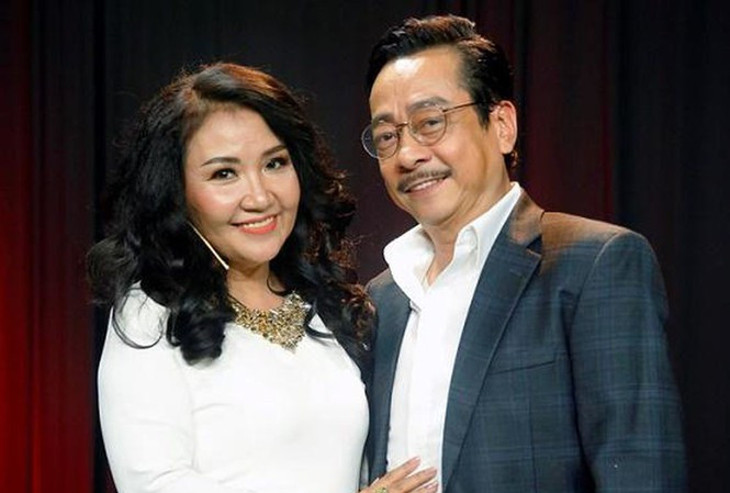 Showbiz 17/2: Tóc Tiên diện áo ren xuyên thấu gợi cảm ảnh 4