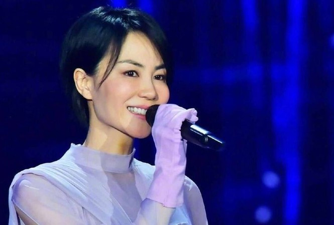 Showbiz 4/2: Hoài Linh chia sẻ tâm trạng khi liên tiếp đồng nghiệp, người thân qua đời ảnh 6