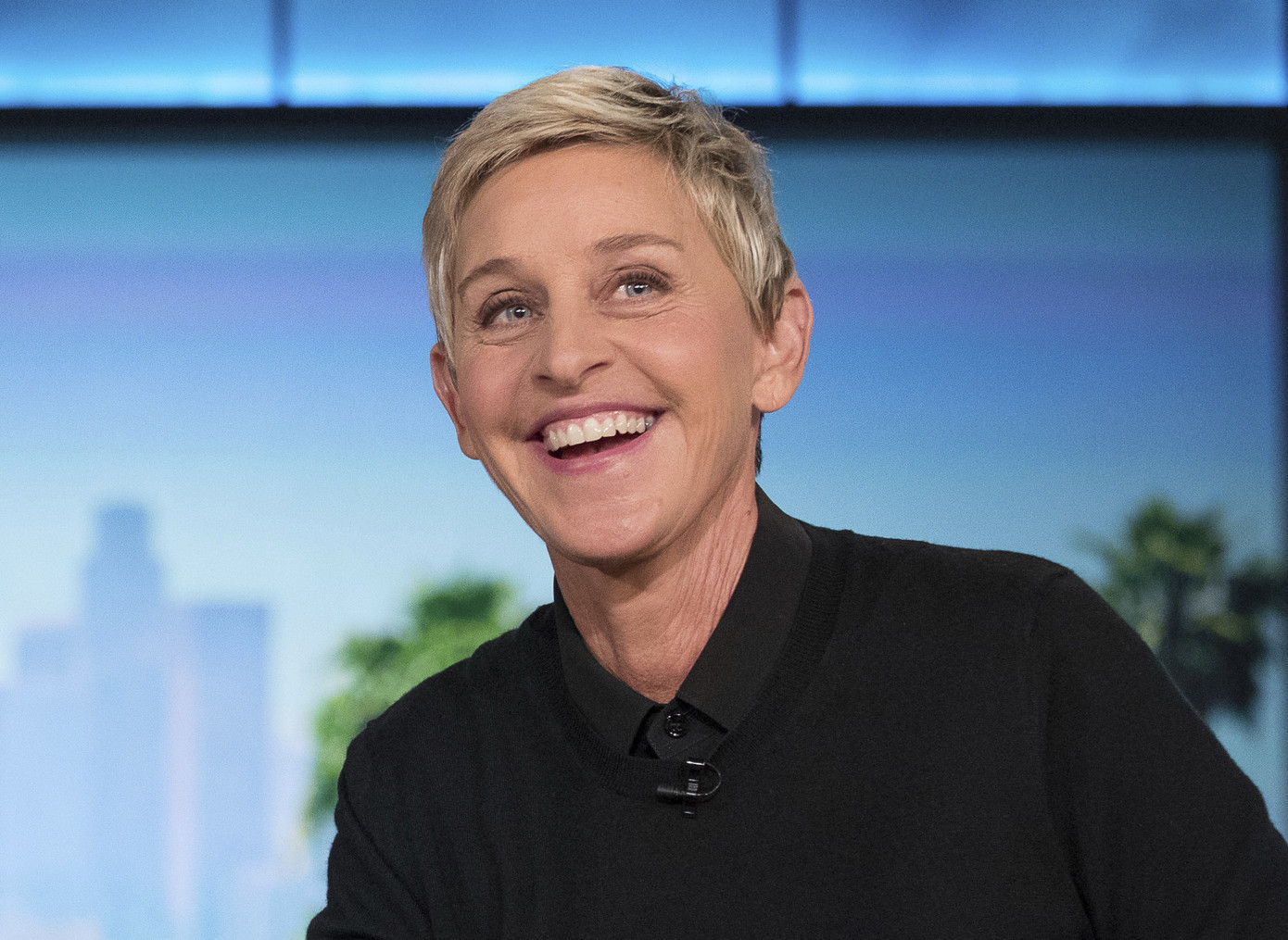 Giữa “tâm bão” scandal bắt nạt, Ellen DeGeneres bất ngờ được sao lớn này bảo vệ ảnh 2