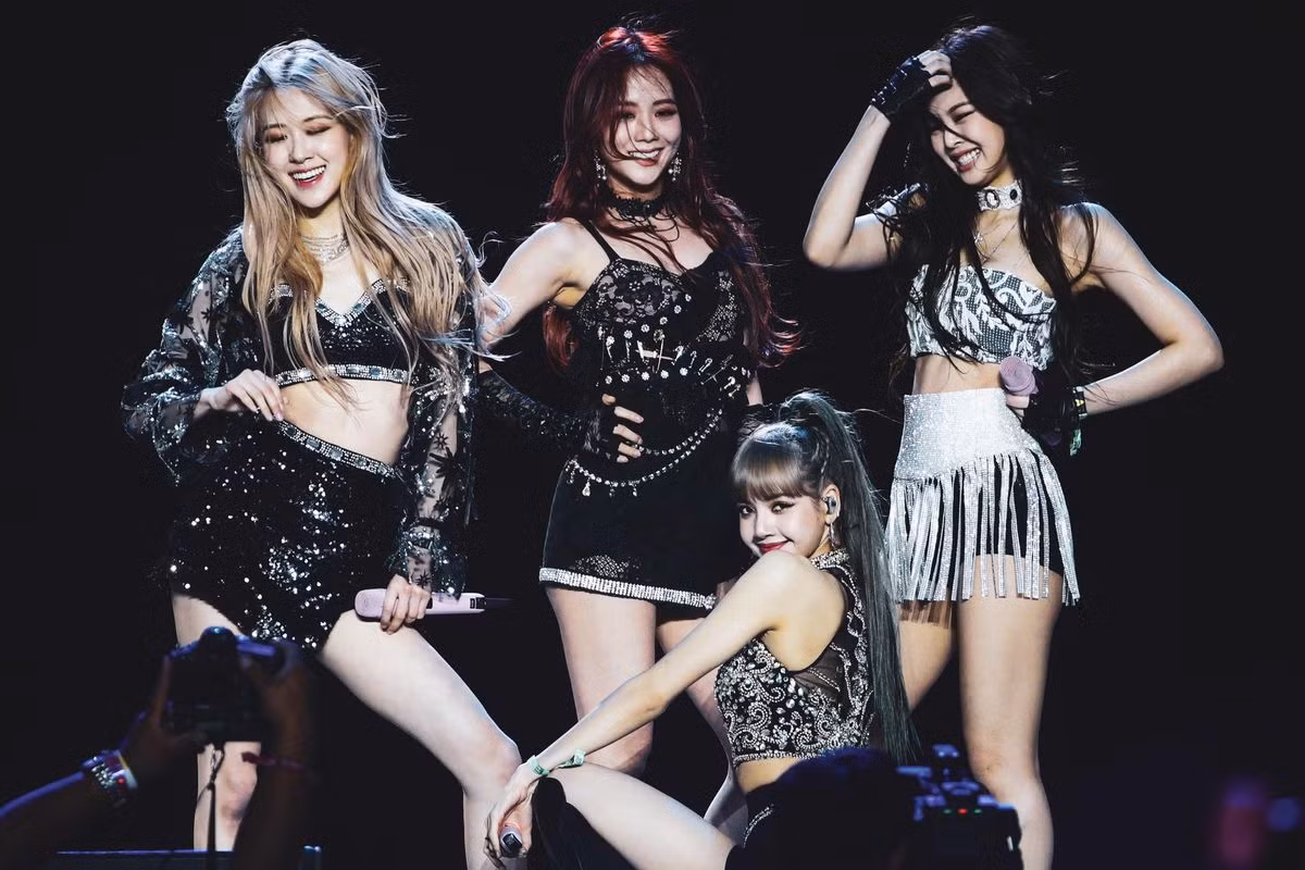 “Thả thính” single mới, BLACKPINK tiếp tục “bắt” fan đoán mò danh tính nghệ sĩ hợp tác ảnh 1