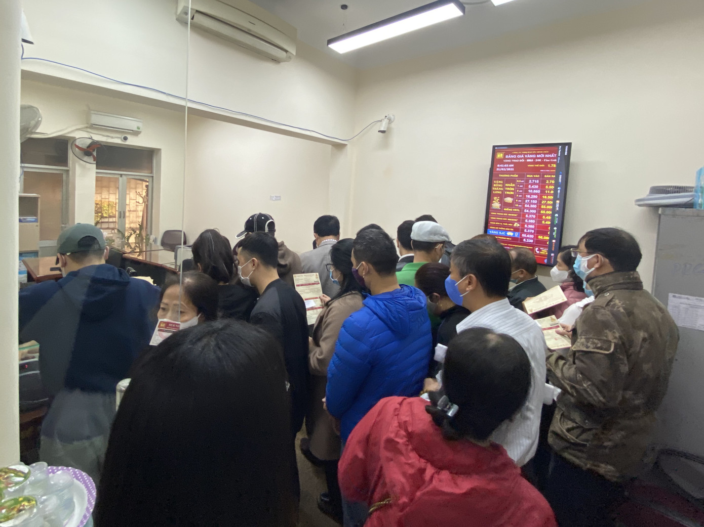 Nhiều nơi không còn cảnh xếp hàng, tiệm vàng đóng cửa ngày vía Thần tài ảnh 9