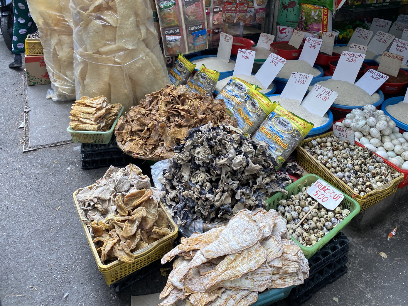 Cận Tết, giá thịt lợn ở Hà Nội giảm mạnh ảnh 8