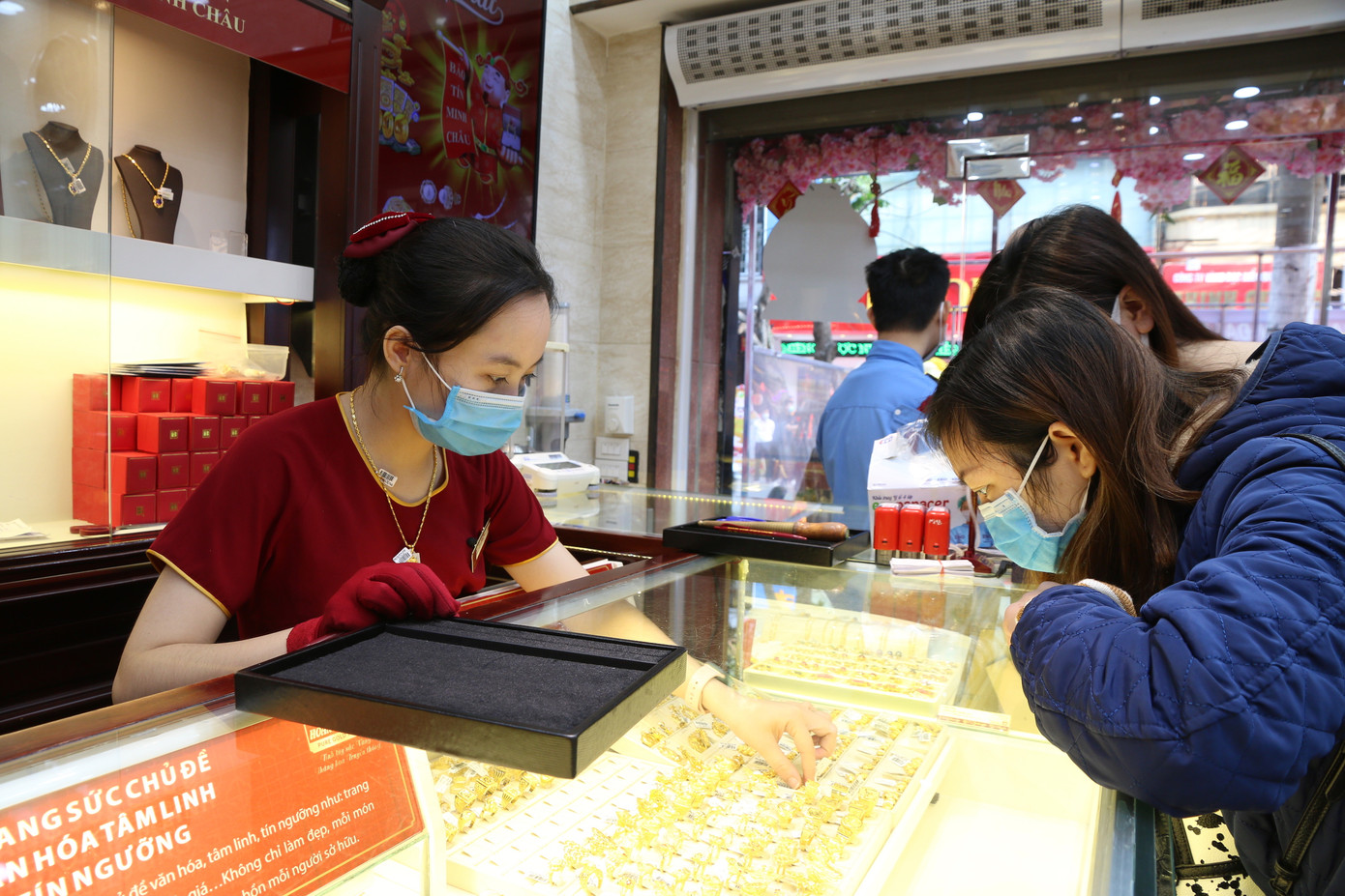 Nhiều nơi không còn cảnh xếp hàng, tiệm vàng đóng cửa ngày vía Thần tài ảnh 8