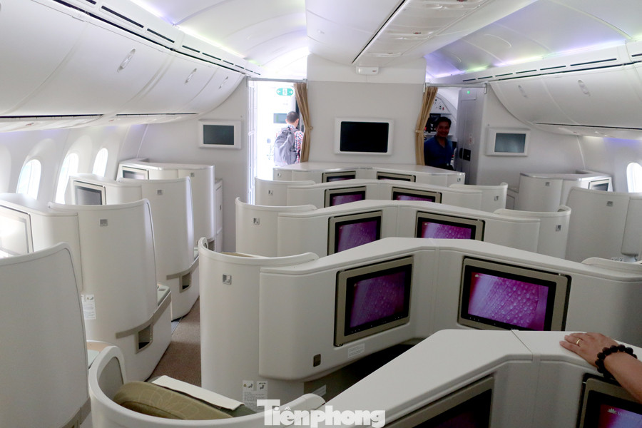 Cận cảnh tàu bay thứ 100 của VNA, hiện đại nhất Việt Nam ảnh 5