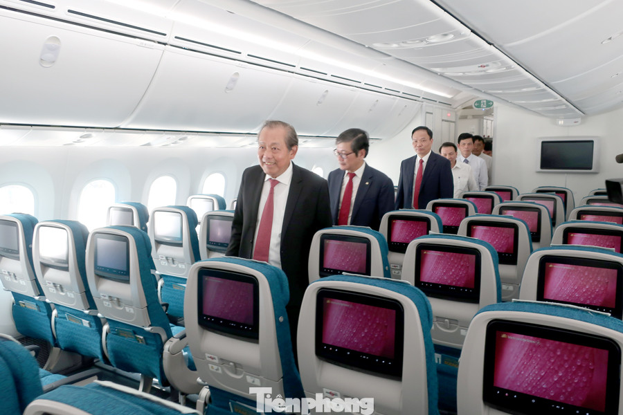 Cận cảnh tàu bay thứ 100 của VNA, hiện đại nhất Việt Nam ảnh 4