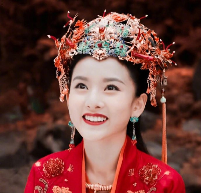 Mê mẩn nhan sắc của sao nữ được bình chọn là 'Mỹ nhân cổ trang thế hệ mới’ ảnh 4