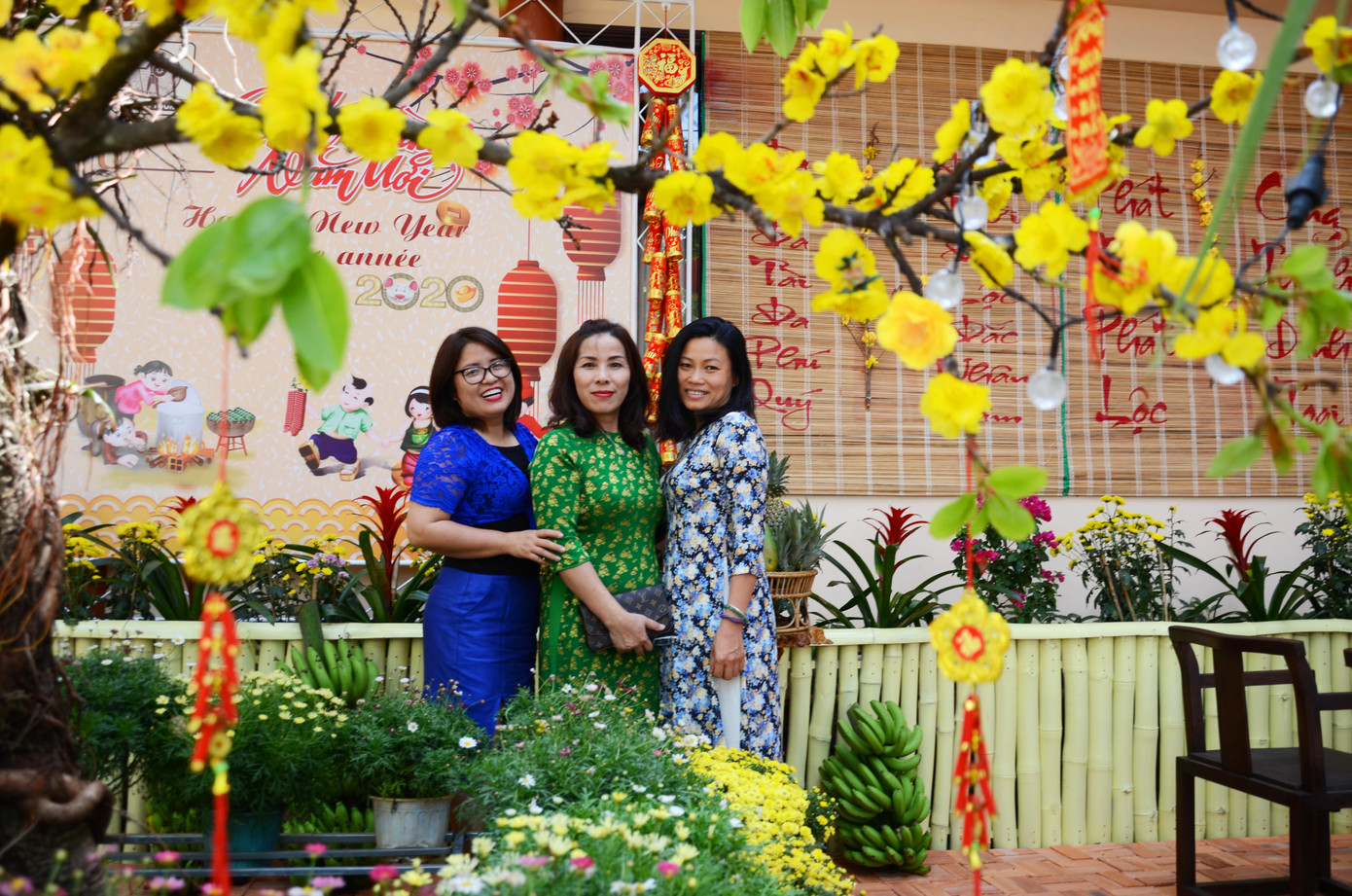 Đắk Lắk: Lãnh đạo tỉnh chào mừng du khách, chúc tết ngày đầu năm mới ảnh 10