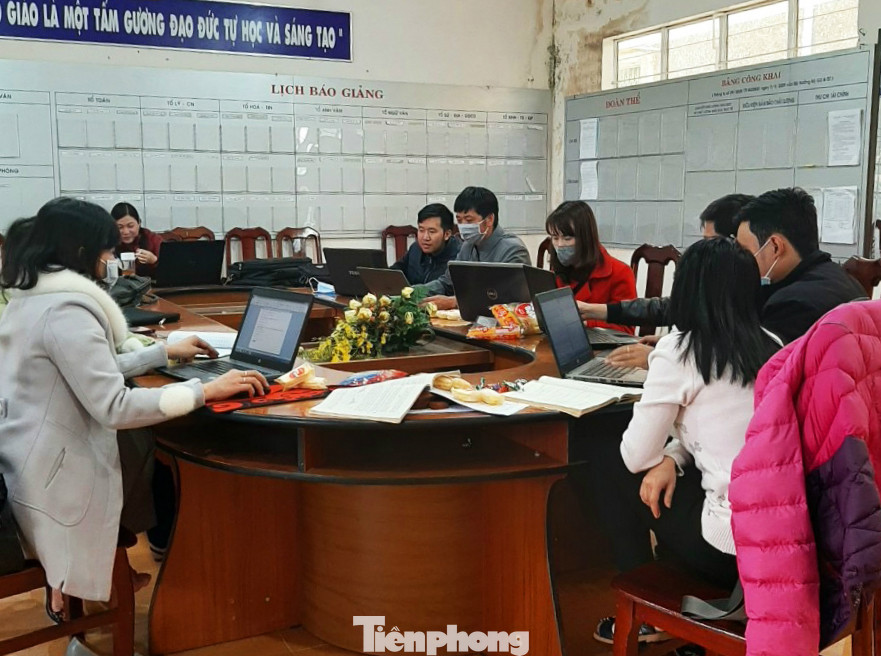 Tây Nguyên mùa tự học: Nơi photo tài liệu, nơi tranh thủ triển khai E-Leaning ảnh 3