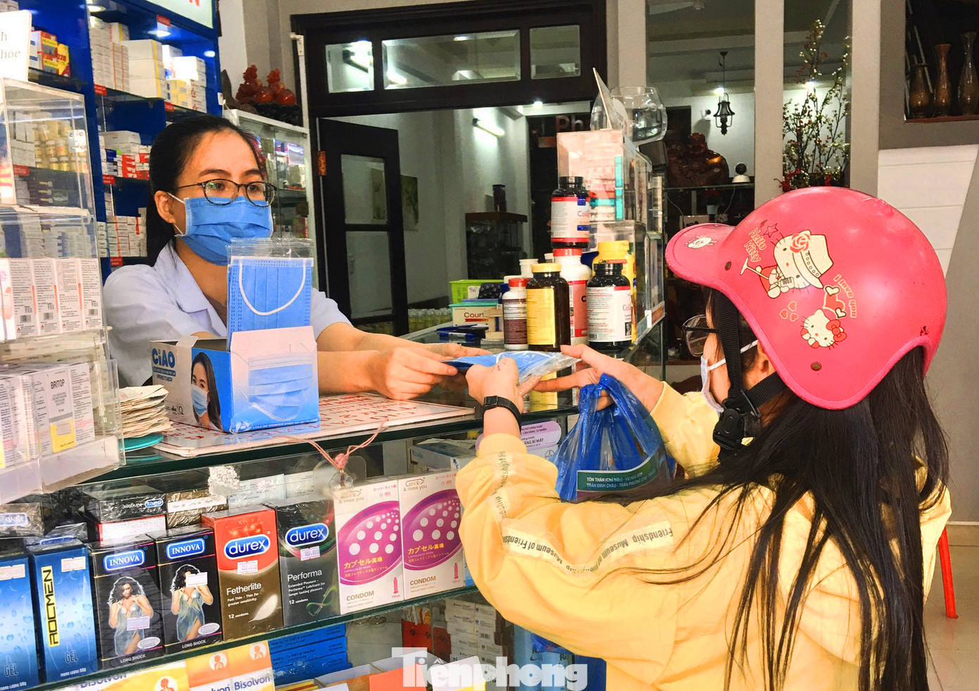 Người dân Tây Nguyên được tặng hơn 100 nghìn khẩu trang phòng virus corona ảnh 1