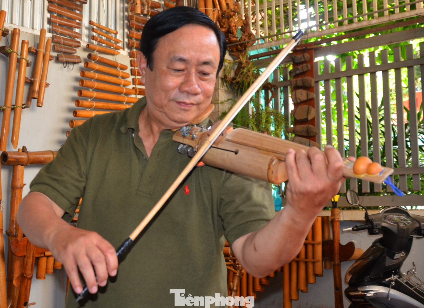 Độc lạ Violin tre và đàn Mõ bò ảnh 5