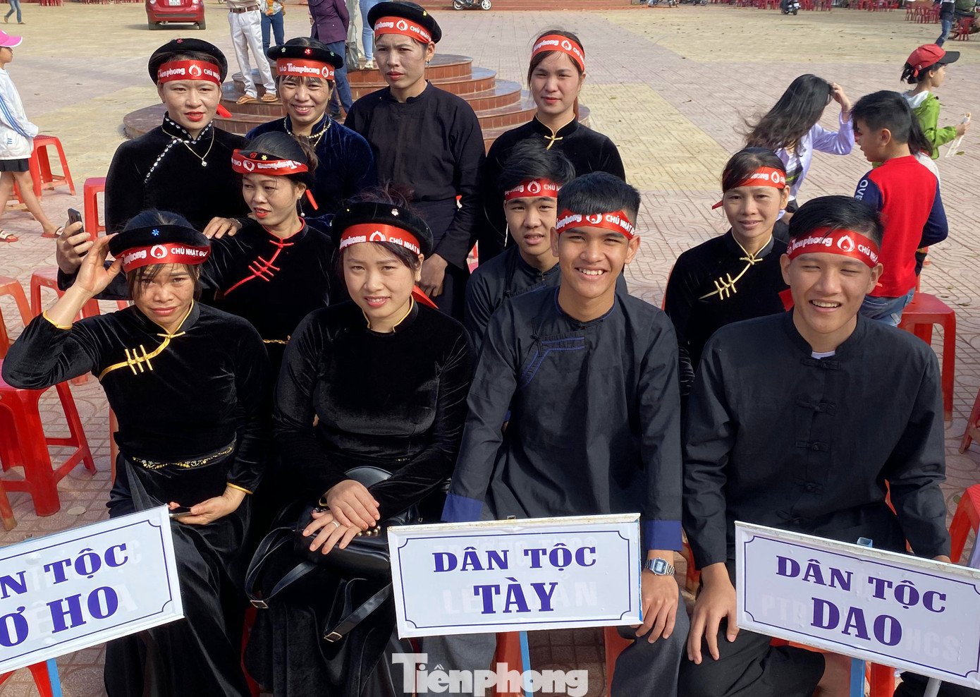 30 dân tộc anh em cổ vũ Chủ nhật Đỏ ở Krông Năng ảnh 4