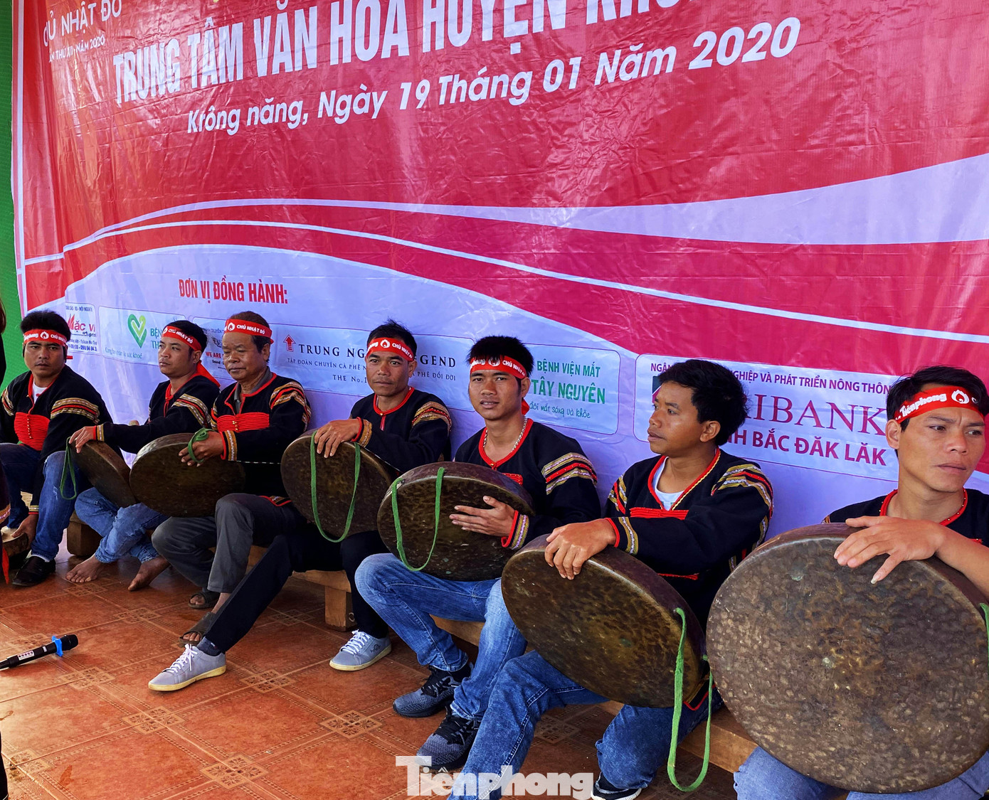 30 dân tộc anh em cổ vũ Chủ nhật Đỏ ở Krông Năng ảnh 5