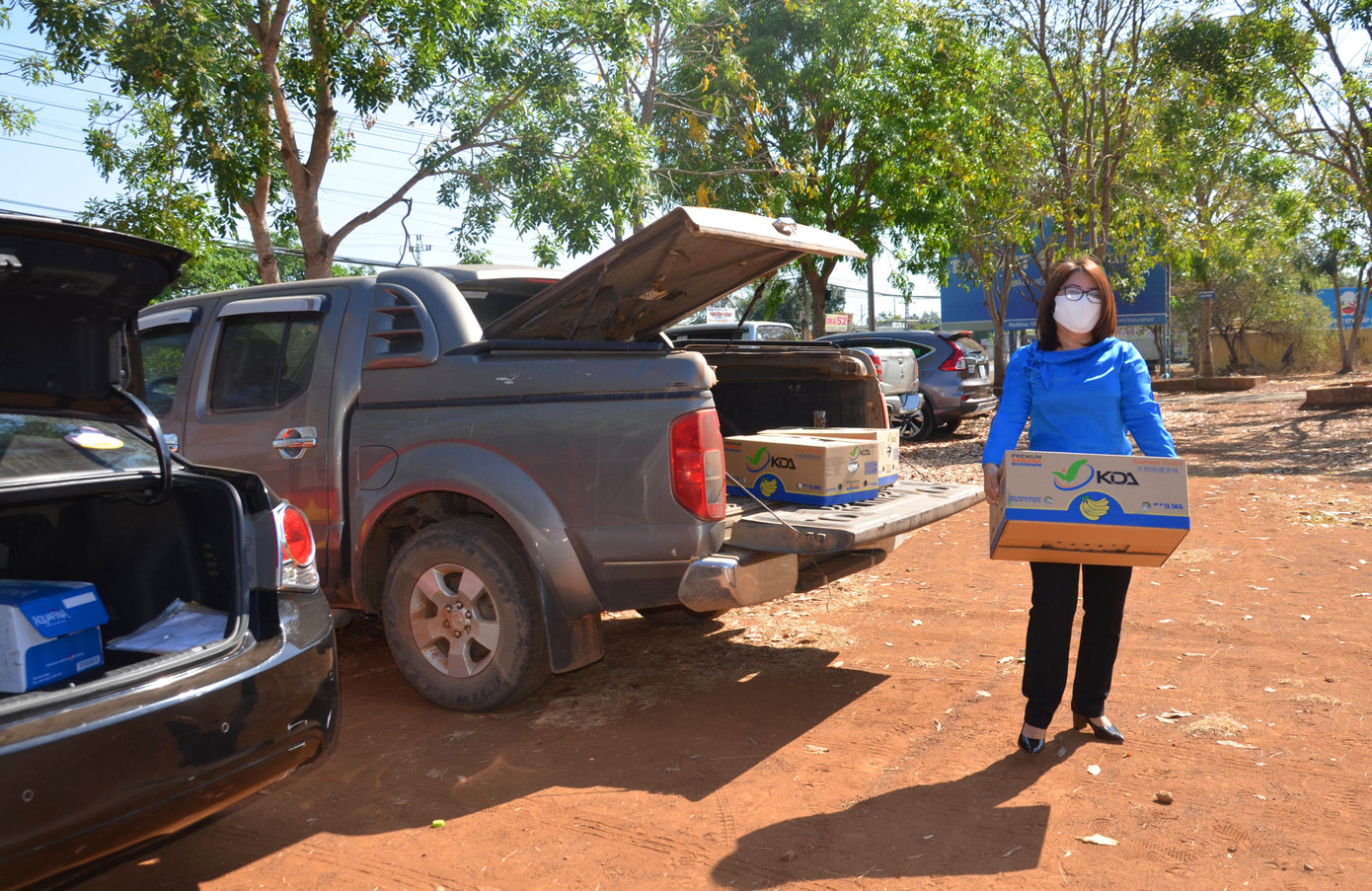 Tây Nguyên: Người dân góp quà động viên tuyến đầu phòng chống COVID-19 ảnh 9