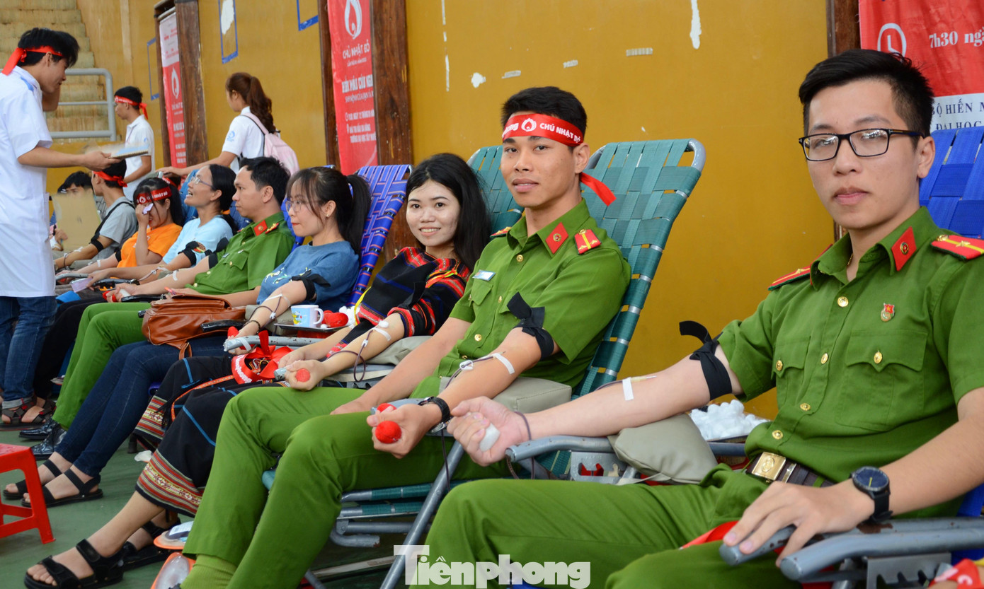Chủ nhật Đỏ 2020 tại Đại học Tây Nguyên: Nghìn dòng máu đong đầy yêu thương ảnh 8