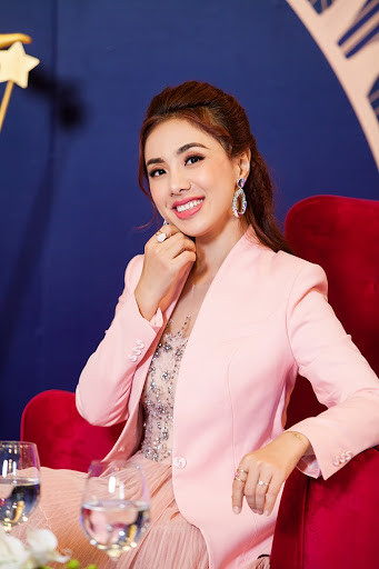 Nhìn lại sự nghiệp của Lan Trinh khi còn cộng tác cùng ông bầu Hoàng Vũ ảnh 4