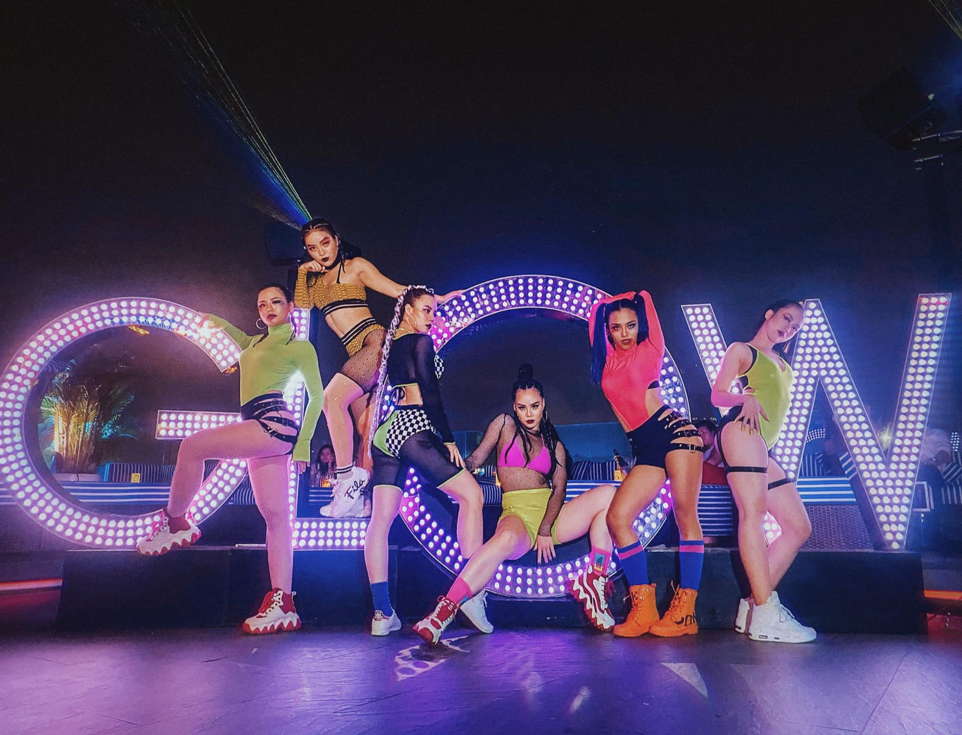 Nhóm nhảy Việt được Dua Lipa hết lời khen ngợi từng gây 'bão' sân khấu Asia's Got Talent ảnh 6