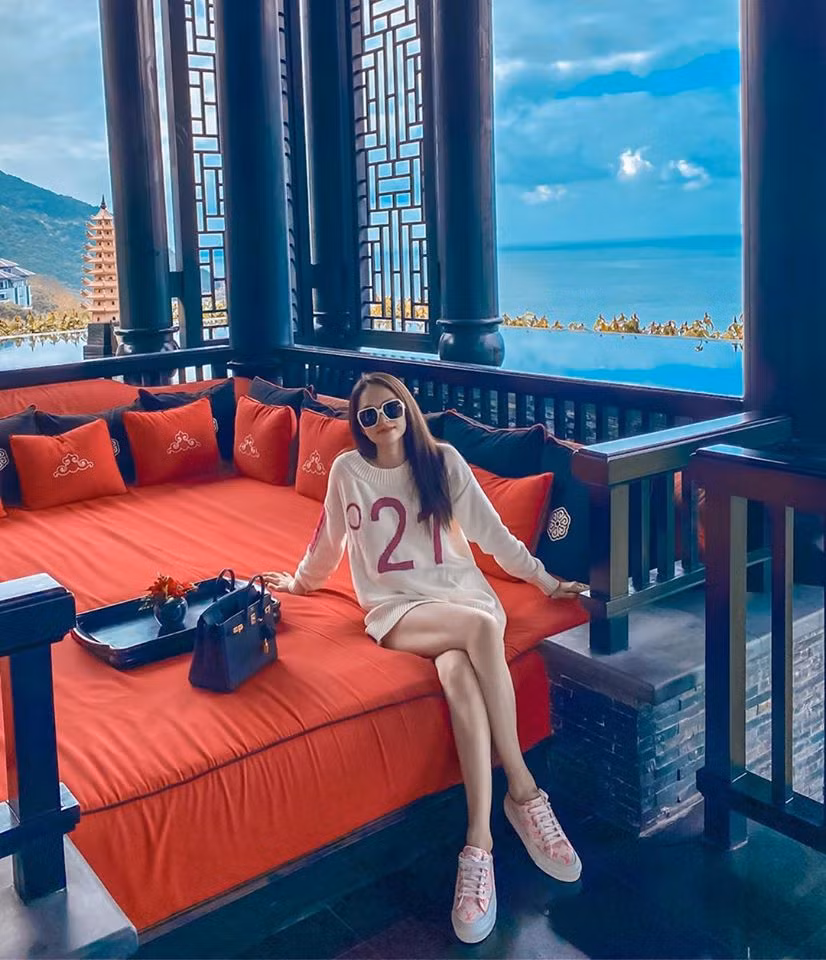 Phấn khích cực độ trước dàn trai cực phẩm, Hương Giang Idol không ngần ngại làm điều này ảnh 7