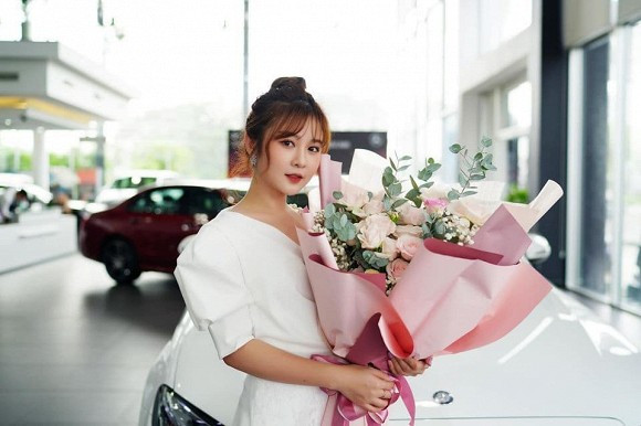 Đường cong sexy nuột nà của vợ hai đại gia Minh Nhựa ảnh 3