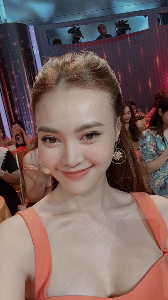 Ngọc Trinh 'thả rông' táo bạo ảnh 10