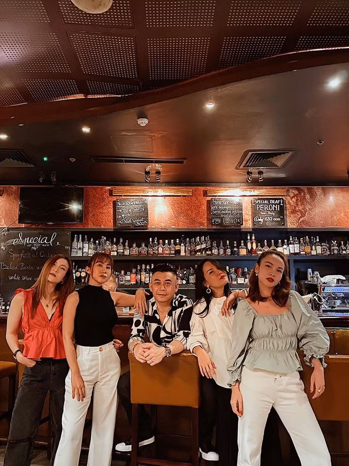 Thu Ngọc (Mây trắng) sánh đôi cùng trai trẻ sau 4 năm ly hôn? ảnh 9
